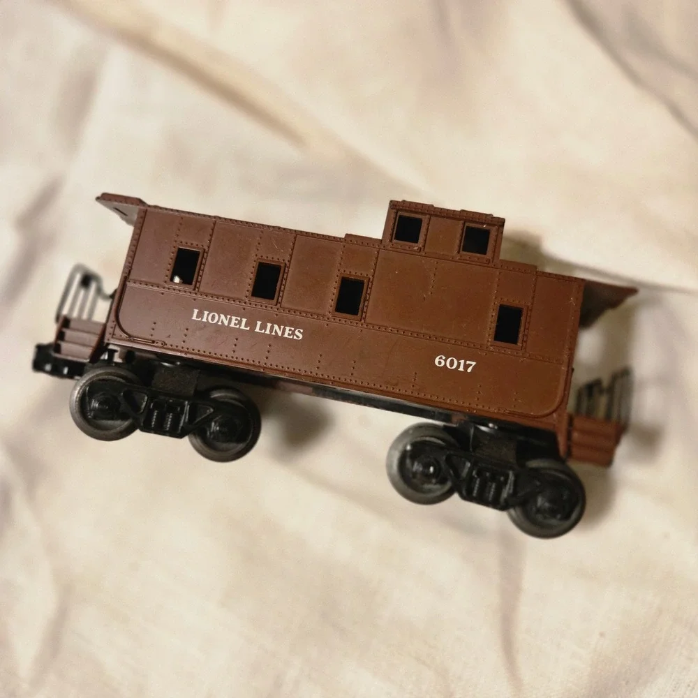 VTG Lionel Postwar O27 Brown Caboose 6017 Toy Train Rolling Stock Model Railroad